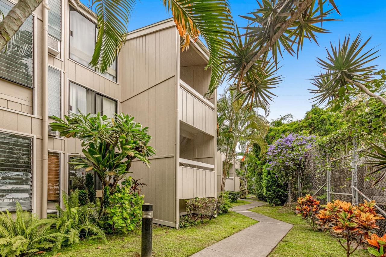 A Little Aloha Apartment *